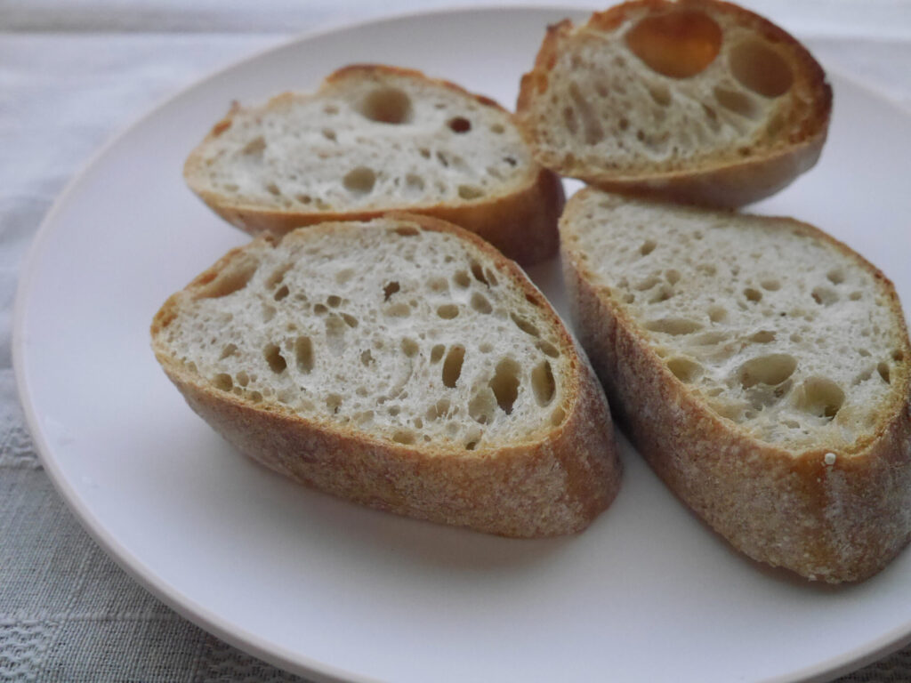 スペルト小麦フランスパン断面図
